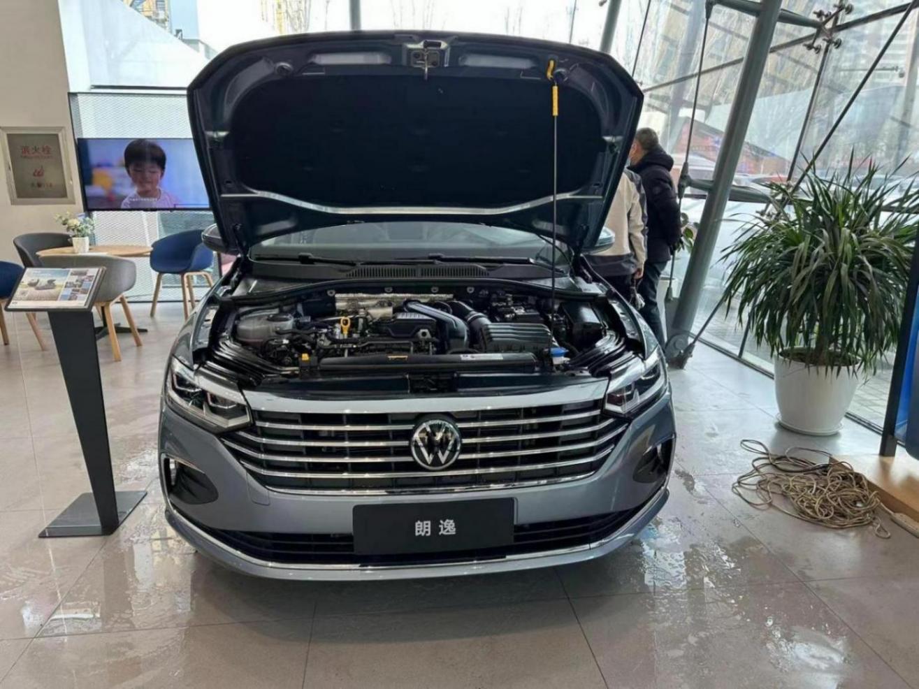 合資緊湊型轎車大比拼,日產(chǎn)軒逸對比大眾朗逸