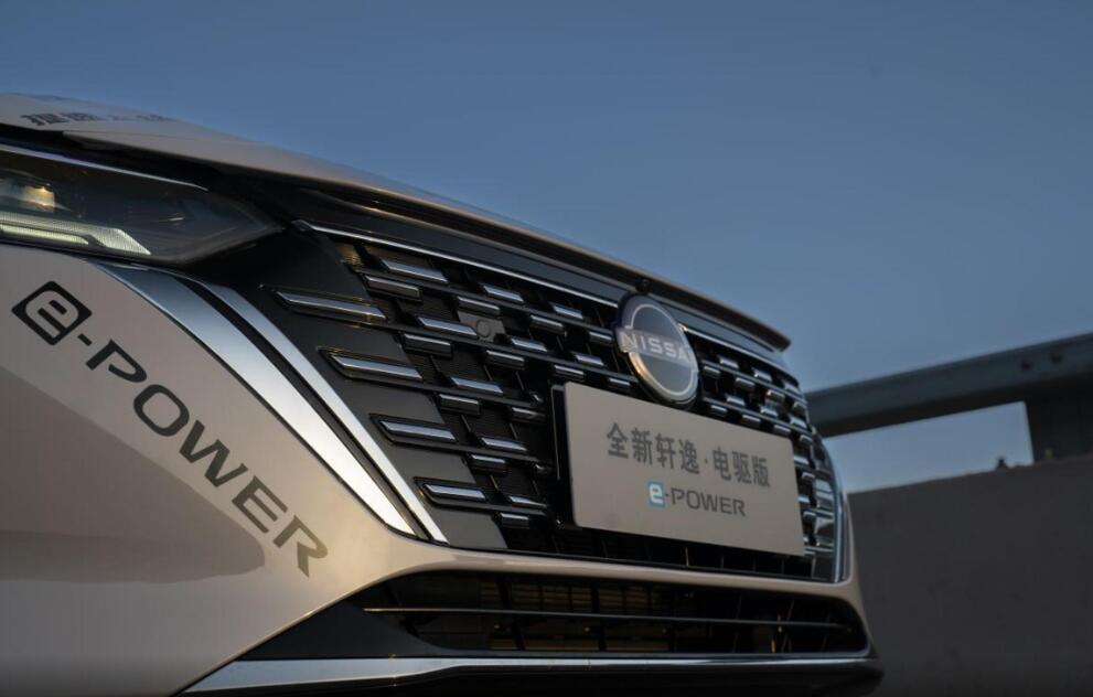 深度評測日產軒逸:好看實用,油耗低至3.73L,A級車銷冠名正言順