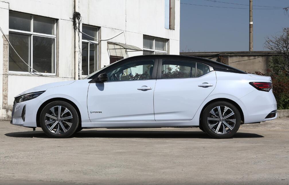深度評測日產軒逸:好看實用,油耗低至3.73L,A級車銷冠名正言順