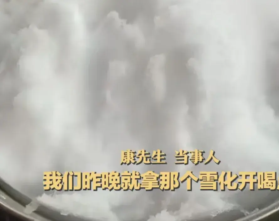 湖北暴雪司機被困36小時煮雪融水喝
