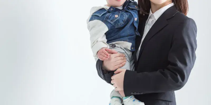 委員建議女性可帶薪育產假達2年
