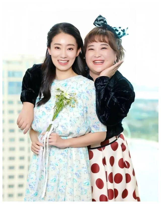 賈玲張小斐影后成雙
