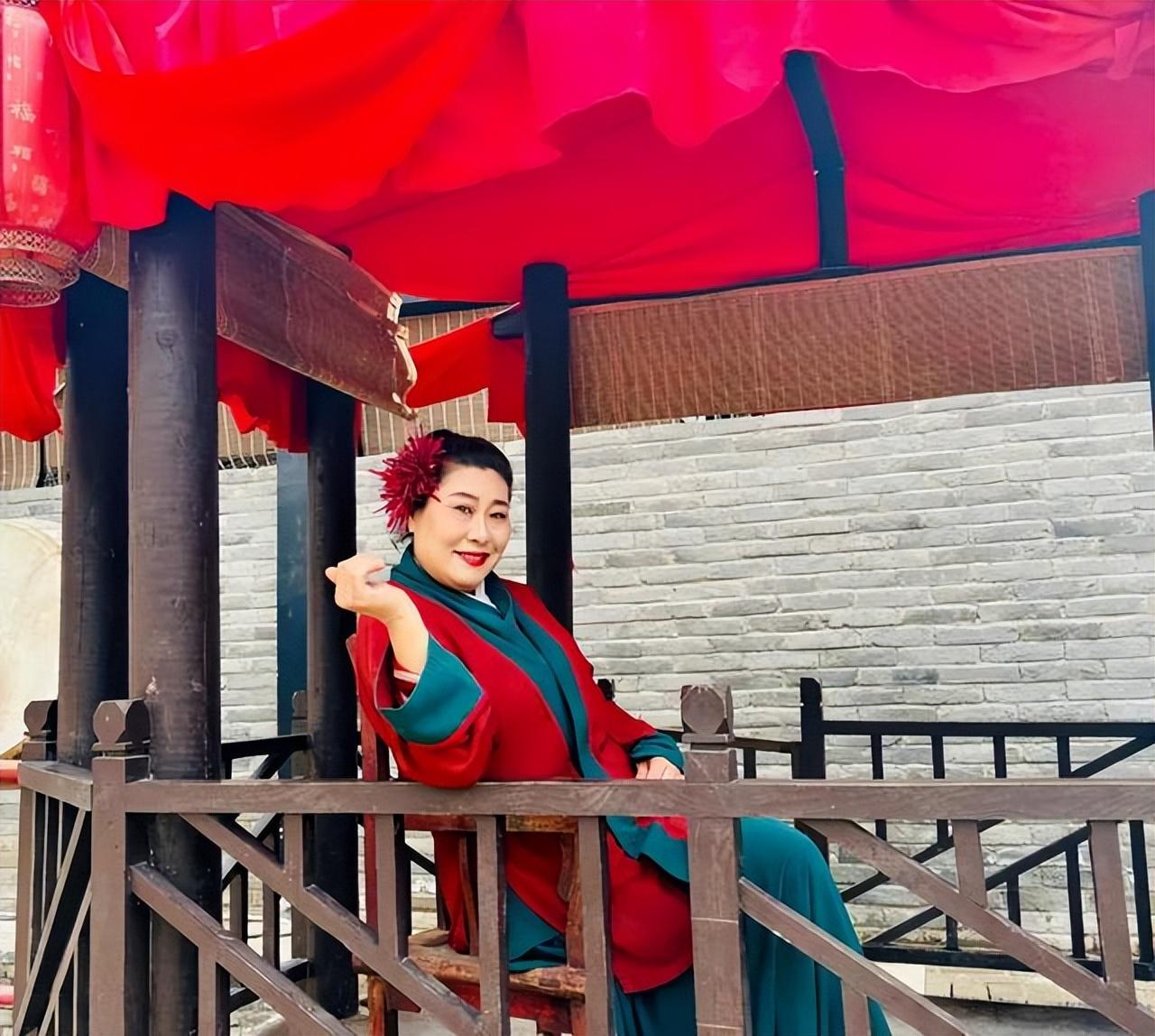 開封王婆:在我這能治好社恐