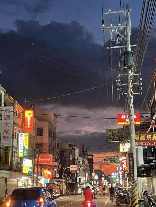 臺灣強震前網上現“天空異象”照片