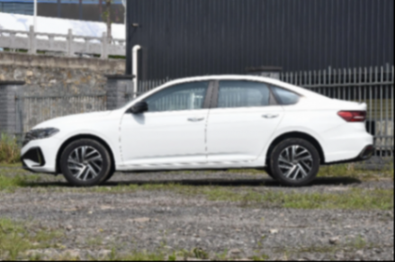 對比評測奔騰B70龍騰版,國潮家轎是否能夠沖擊合資車型?