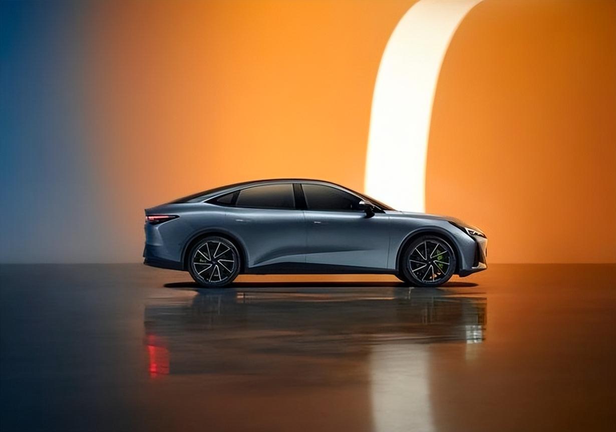 一輛車價格,兩輛車的體驗?極狐阿爾法S5即將預售