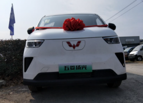 五菱揚(yáng)光客運(yùn)版即將上市,靠譜與否?先聽揚(yáng)光貨運(yùn)版車主如何評價