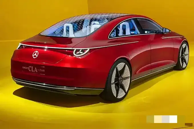 奔馳全新轎車曝光!升級E級格柵,大燈像理想L7,好看嗎?