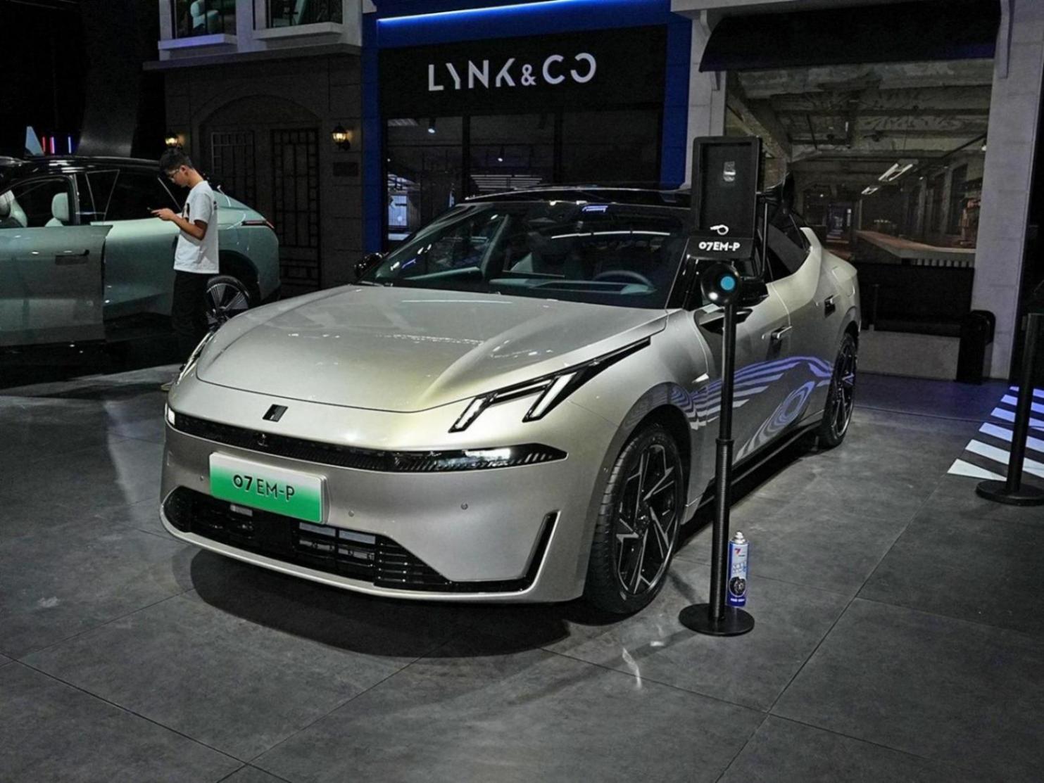價格相對正常,領(lǐng)克07 EM-P正式上市限時優(yōu)惠16.38萬元起