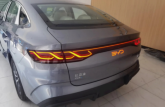 秦L實車進店,發光BYD尾標,中型空間,五代插混,預售12萬起