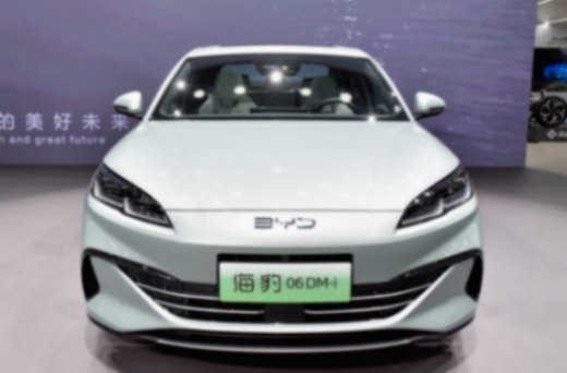 車海戰術繼續,比亞迪海豹06和自家秦L卷起來,級別一樣風格不同