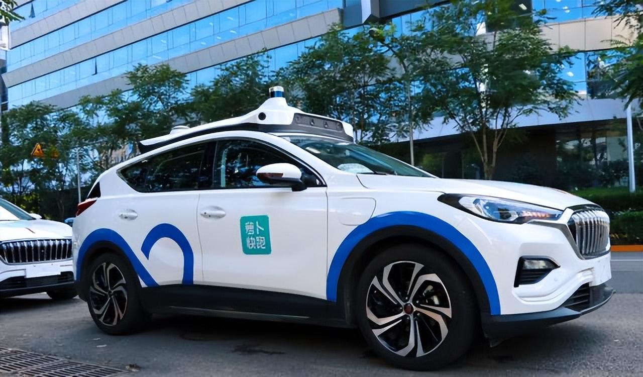 蘿卜快跑車禍頻出,百度高管信心不減:特斯拉智駕短期趕不上百度