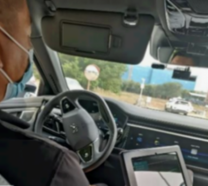 蘿卜快跑車禍頻出,百度高管信心不減:特斯拉智駕短期趕不上百度