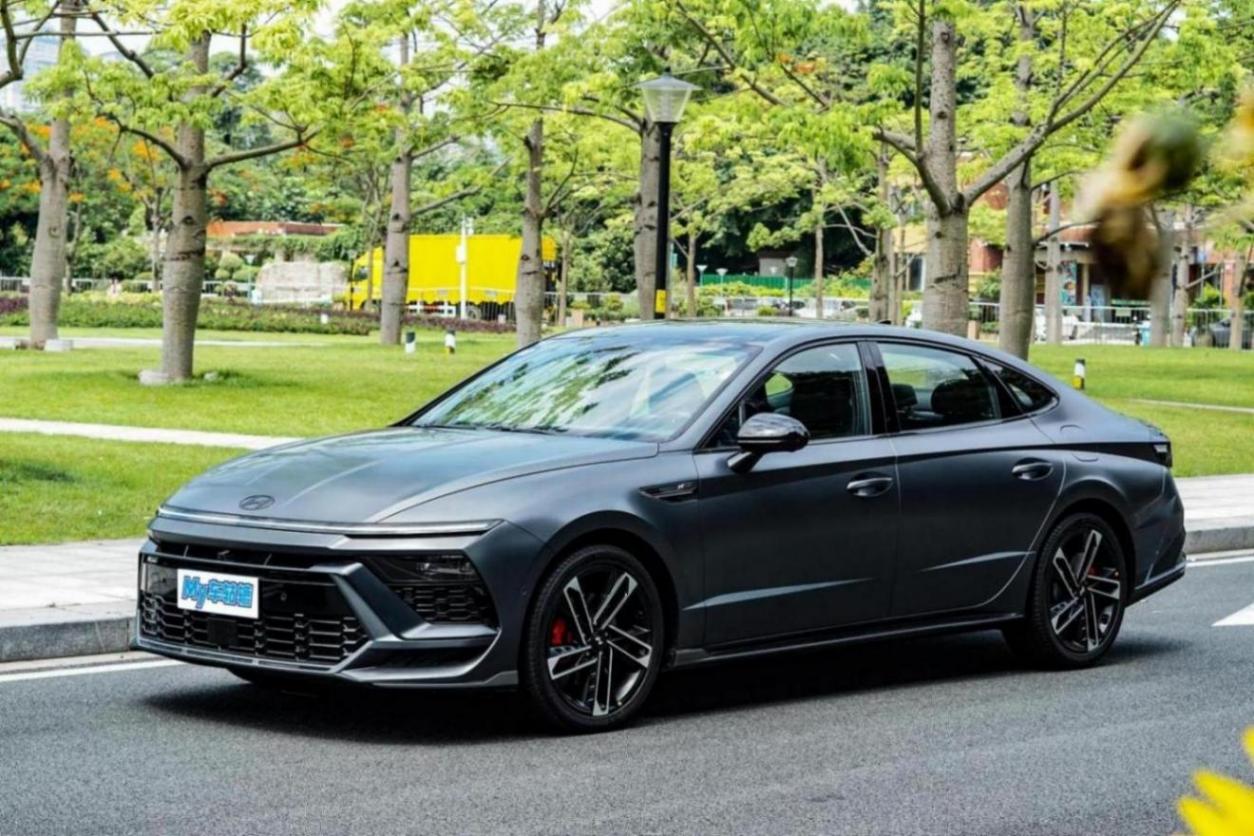 13萬左右買合資B級車?試駕第十一代索納塔,家用車也可以很運動
