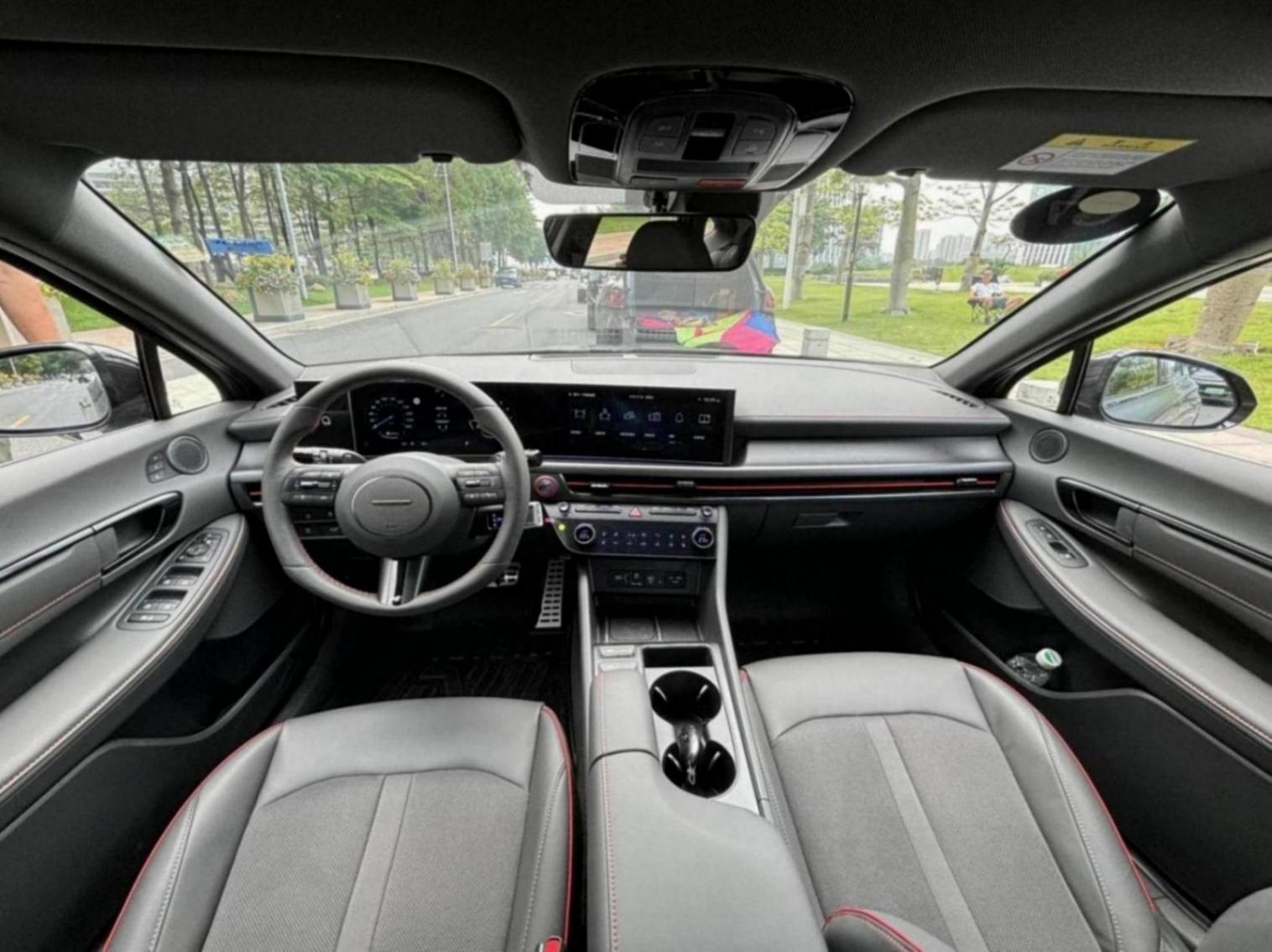 13萬左右買合資B級車?試駕第十一代索納塔,家用車也可以很運動