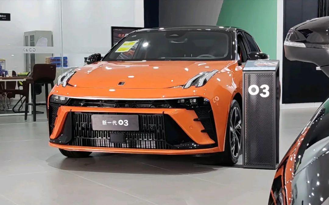 吉利最坑爹的車型,領(lǐng)克03誰(shuí)買(mǎi)誰(shuí)吃虧,新車配三缸,油耗還高