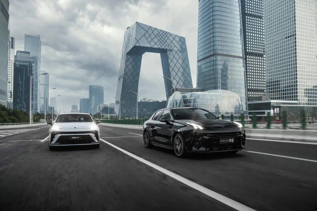 吉利最坑爹的車型,領(lǐng)克03誰(shuí)買(mǎi)誰(shuí)吃虧,新車配三缸,油耗還高