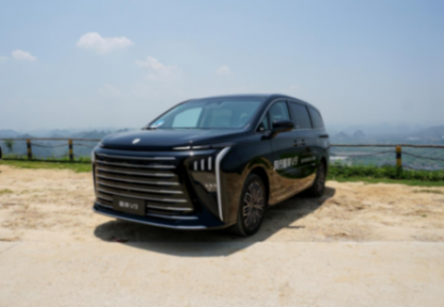 真正的豪華頭等艙,配航空座椅,充電10分鐘補能300km,19.99萬起