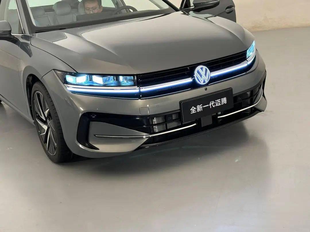 車長接近5米,全新一代邁騰即將上市,它還能稱霸B級車市場嗎?