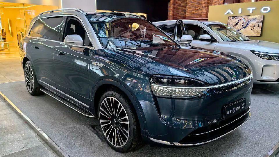 問界M9的新推送,自動泊車可以從1km之外開始了?