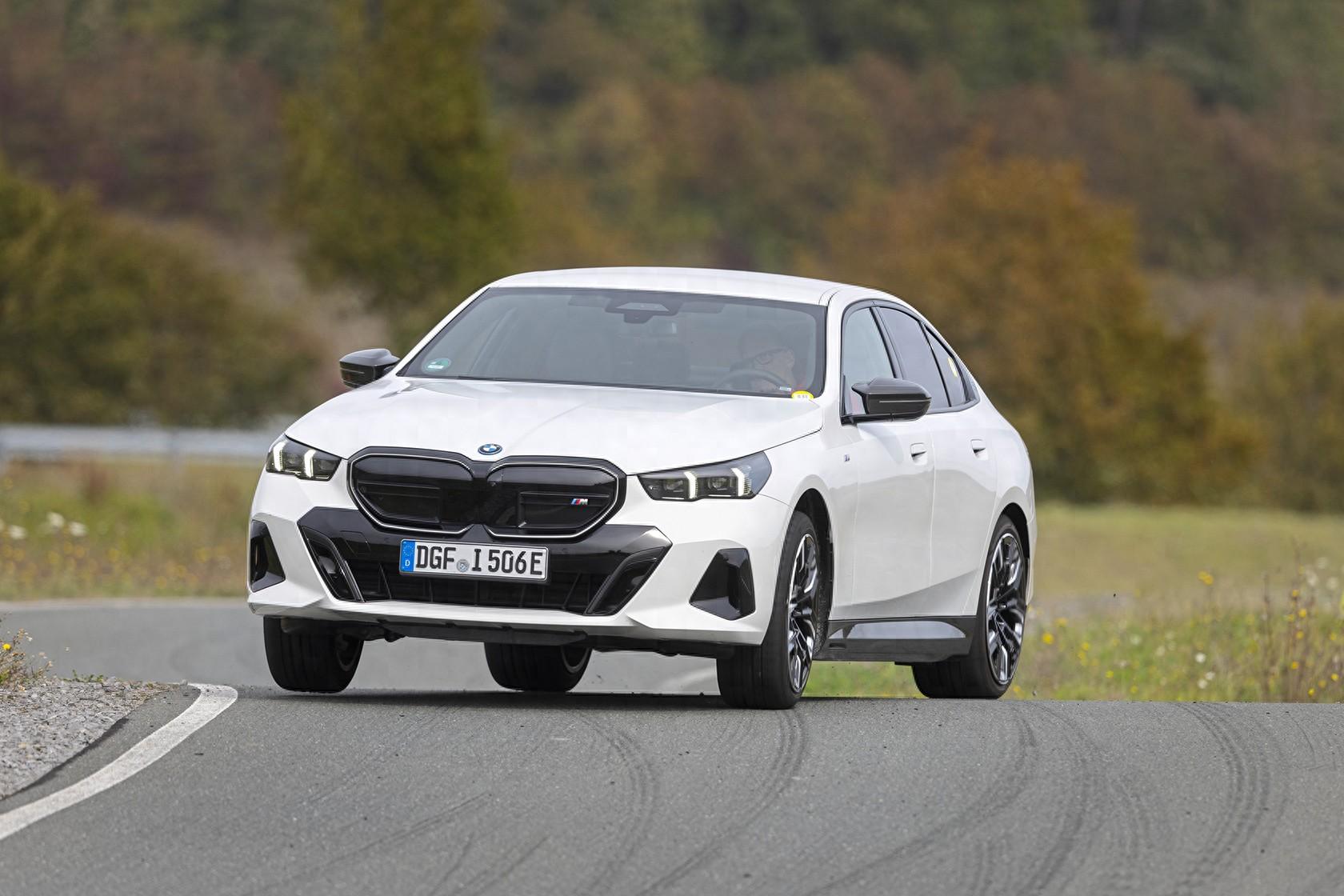 自行卓越:BMW i5 M60 xDrive