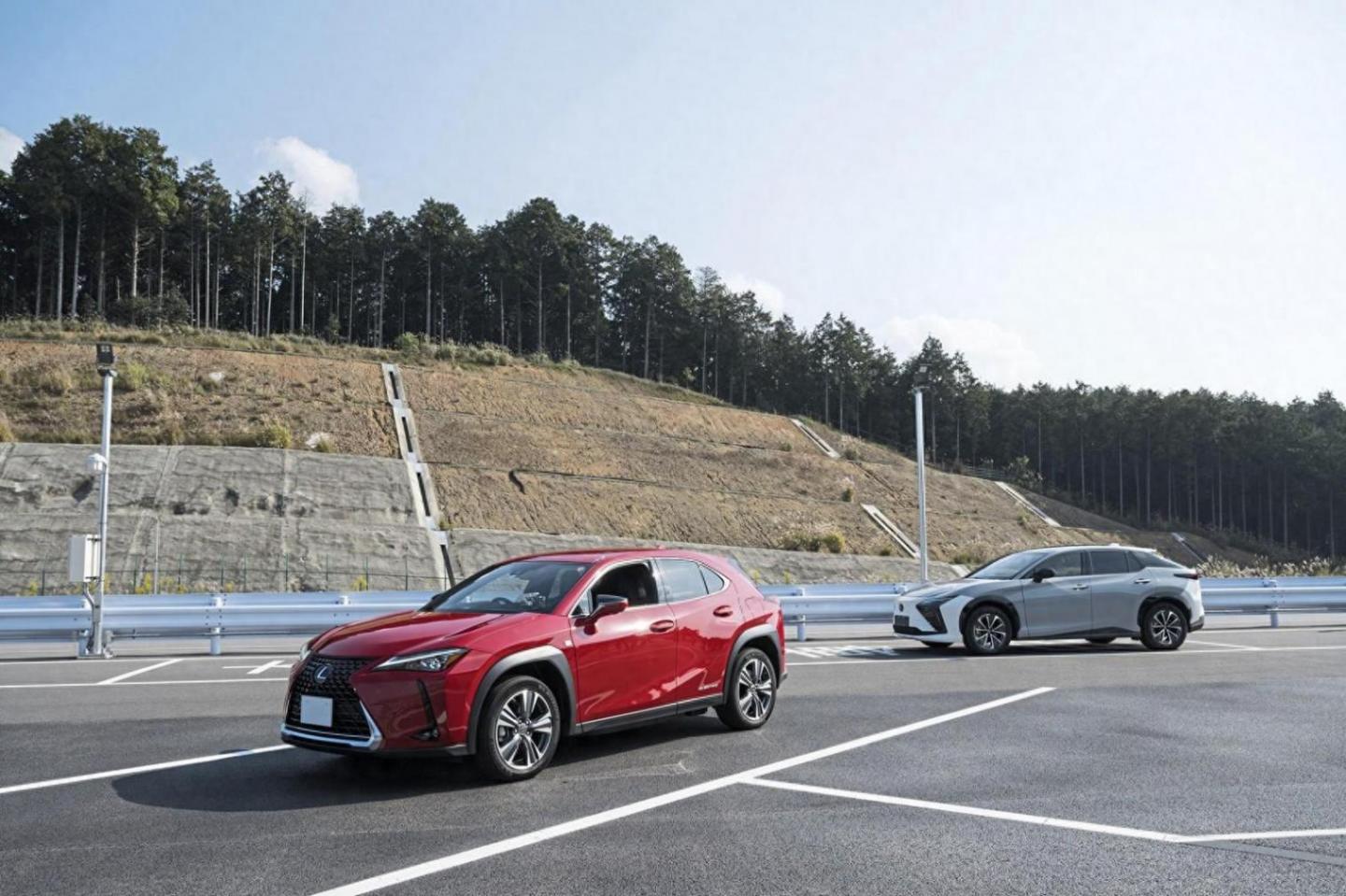 掌握主動:雷克薩斯手動擋純電動測試車