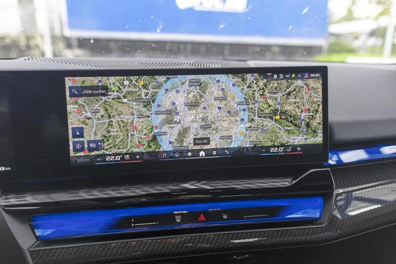 自行卓越:BMW i5 M60 xDrive