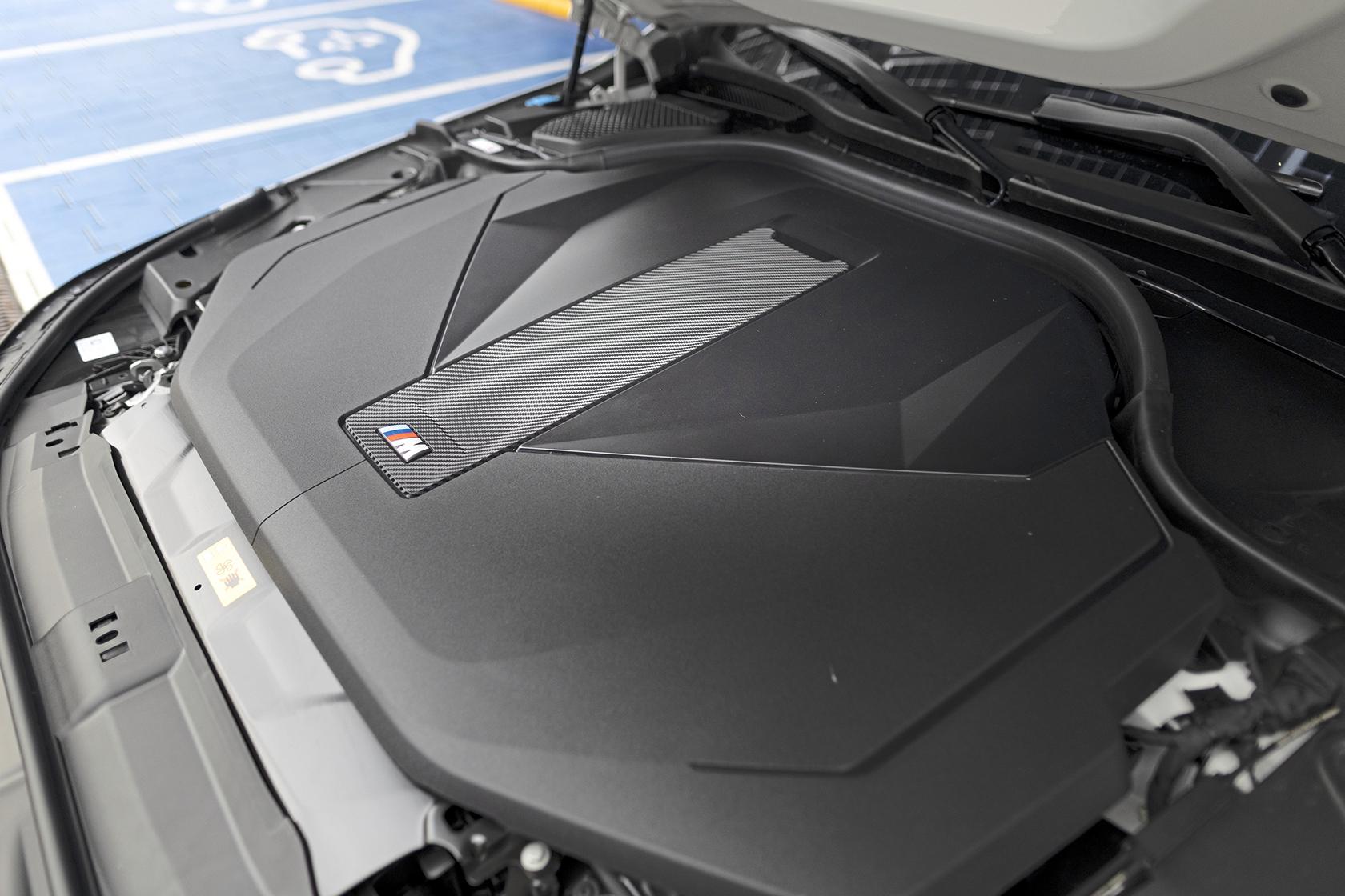 自行卓越:BMW i5 M60 xDrive