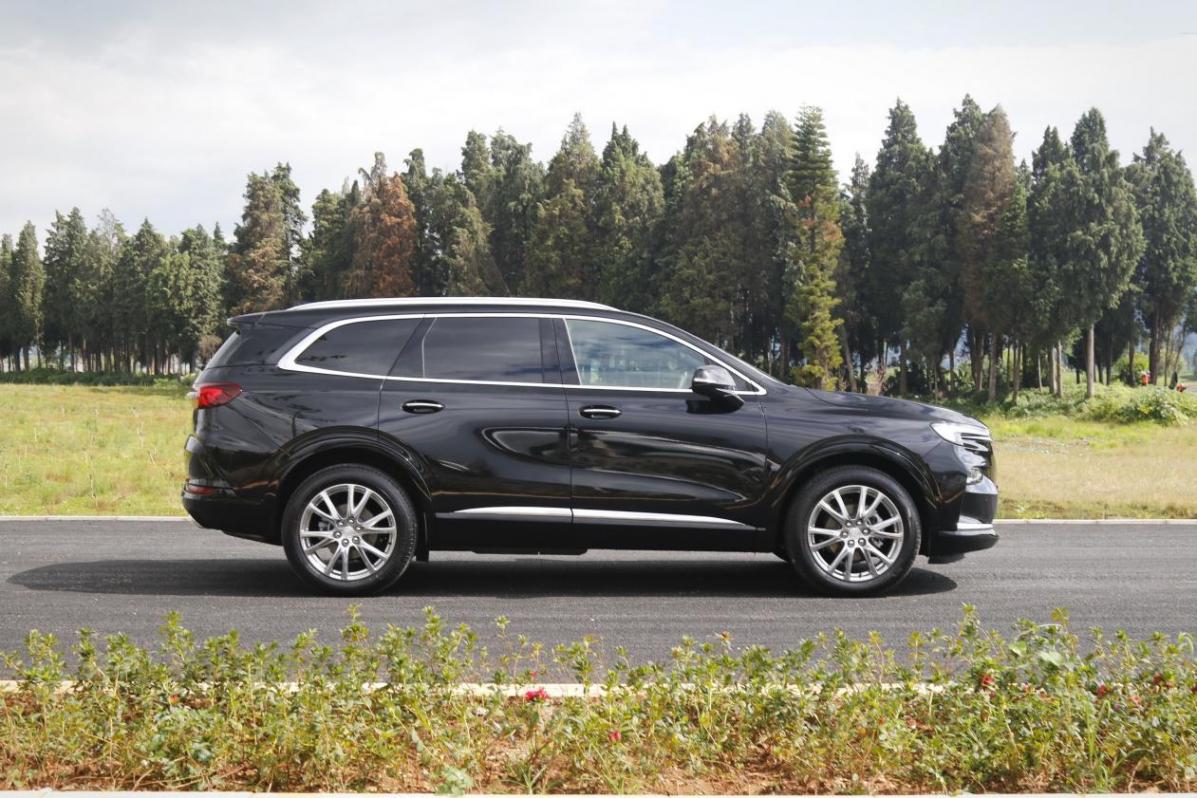 全系2.0T+9AT,車長(zhǎng)近5米有7座,現(xiàn)直降6萬,抄底還是等新?