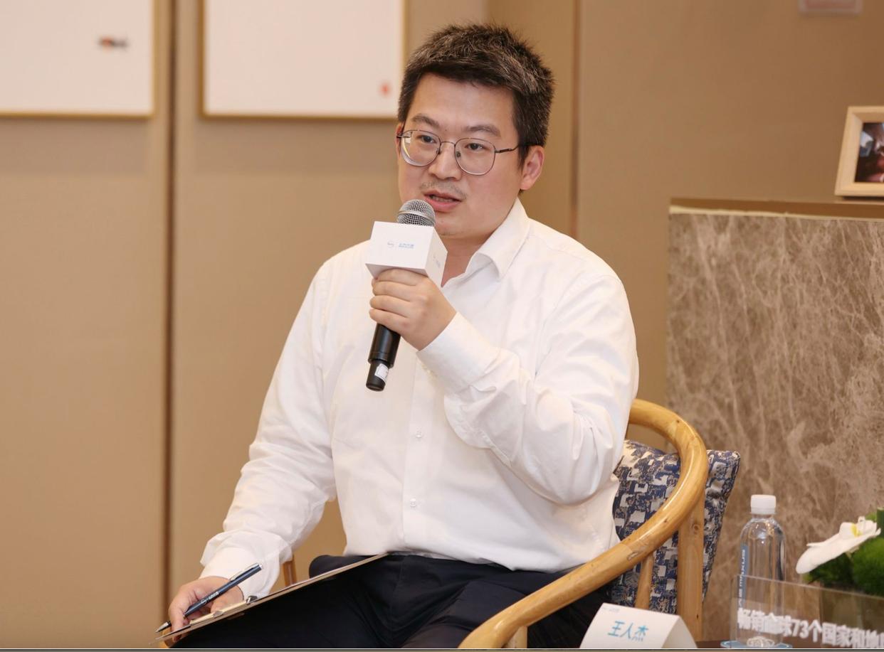 海外賣爆的中國MPV,靠插混“俘獲”國內用戶的心?