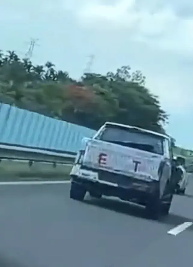 四電機(jī)千匹馬力,上汽大通GST概念皮卡實(shí)車(chē)諜照曝光