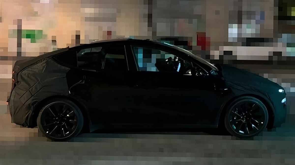Model Y 無偽裝諜照爆出?電池包信息也更新,2025年上市穩了?