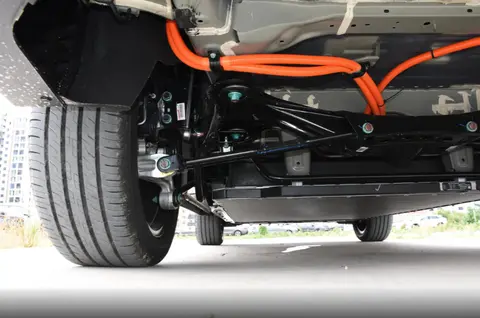 15萬級智能化對比!零跑C11和宋PLUS EV,誰讓“軟件定義汽車”?